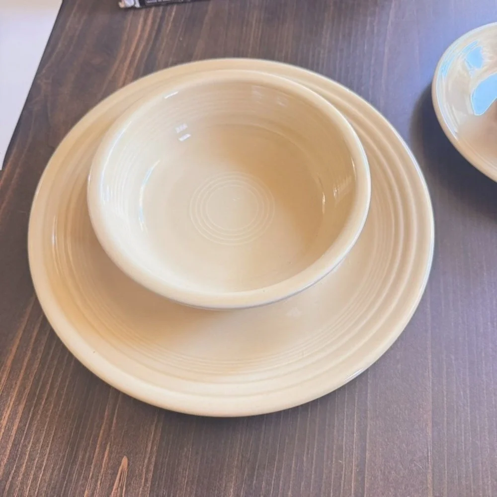 Fiesta Homer Laughlin China 4 Pc Place Setting‎ Ivory Fiestaware VTG 831 330